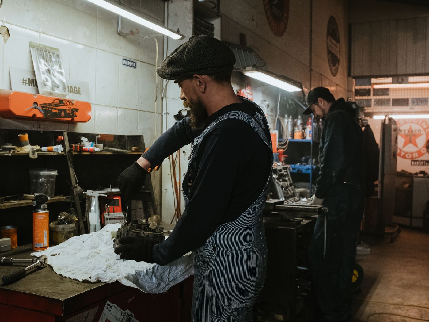 Workshop engine repair